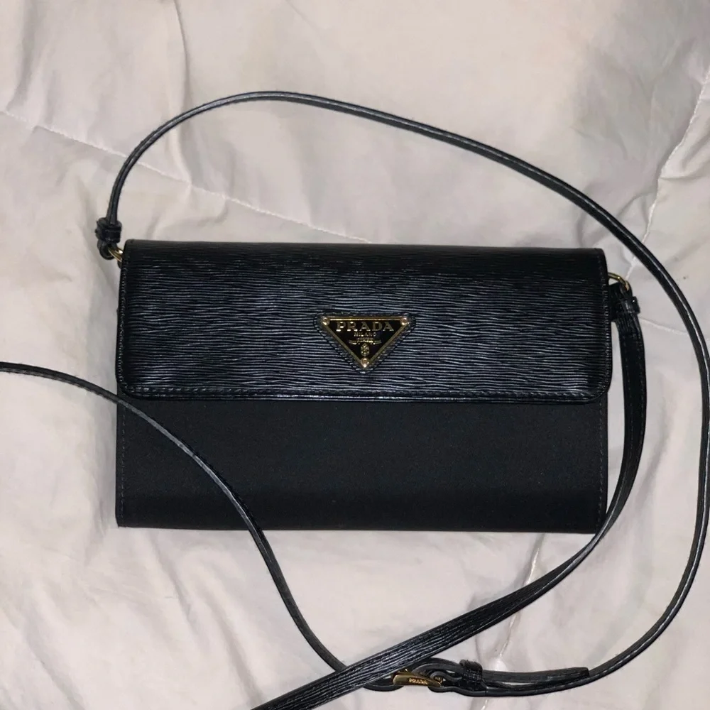 Prada black wallet on strap saffiano/nylon - Picture 2 of 7